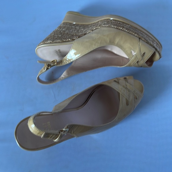 WORN ONCE! Stuart Weitzman Patent Leather Espadrille Wedges (DDDD) - Picture 2 of 6